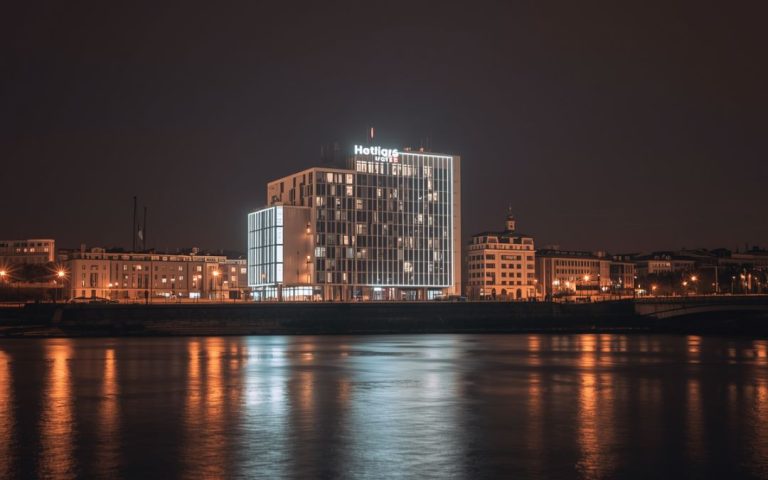 Nocleg w Rydze: Przewodnik po hotelach i noclegach w sercu Łotwy