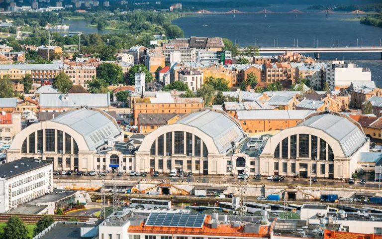 Targ Centralny w Rydze – odkryj smak i tradycję stolicy Łotwy