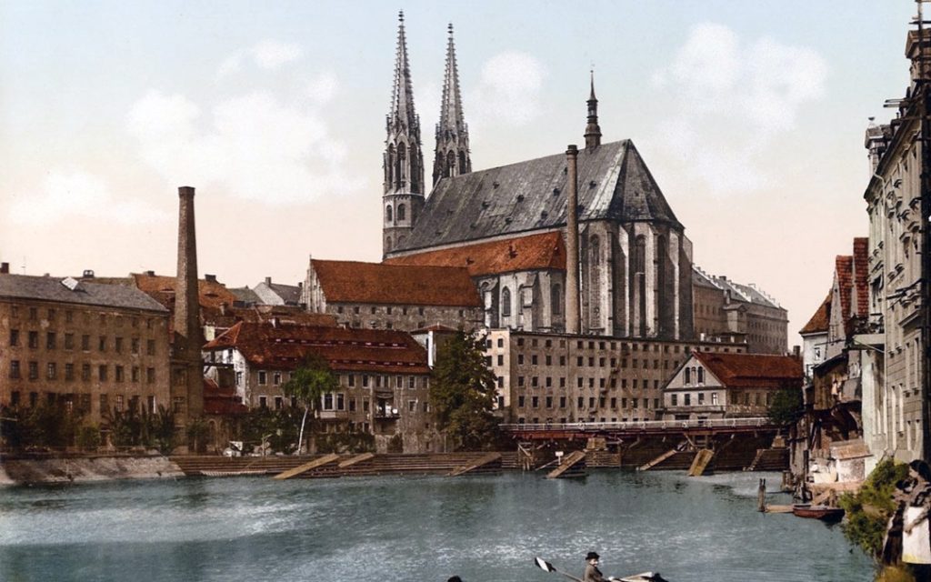Historyczny widok Görlitz z katedrą św. Piotra i Pawła nad rzeką