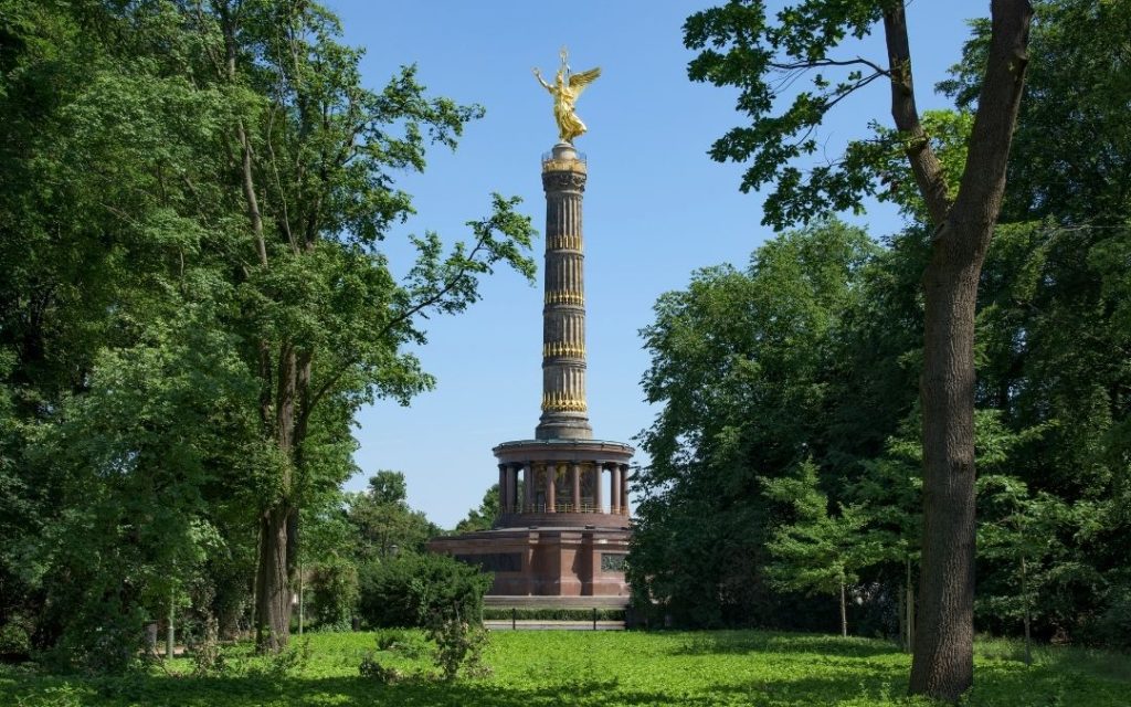 Kolumna Zwycięstwa Siegessäule w berlińskim Tiergarten, z pozłacaną figurą Wiktorii na szczycie