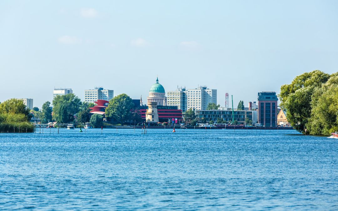 Poczdam nad Hawelą z panoramą miasta i Kościołem św. Mikołaja