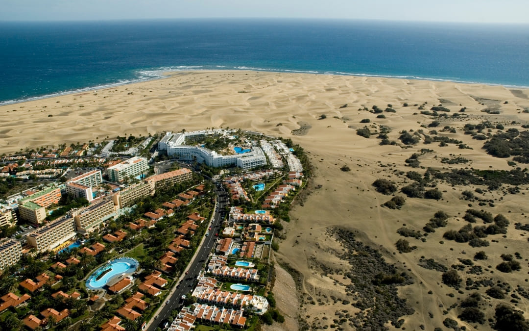 Wydmy Maspalomas i Playa del Inglés z lotu ptaka na Gran Canarii