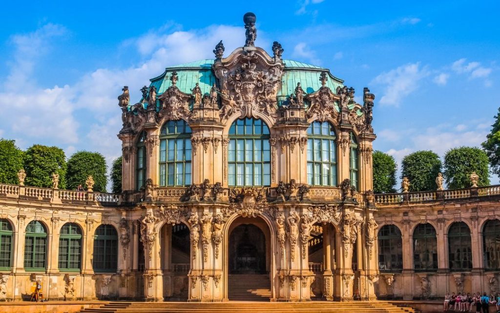 Główny plac Zwinger w Dreźnie