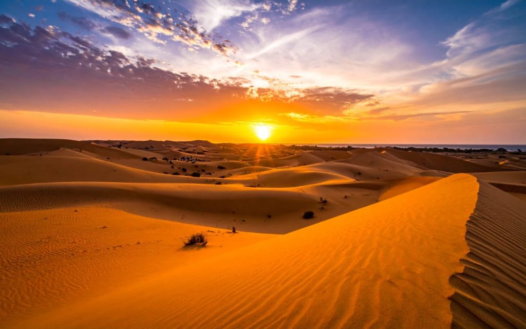 Złote wydmy Maspalomas o zachodzie słońca