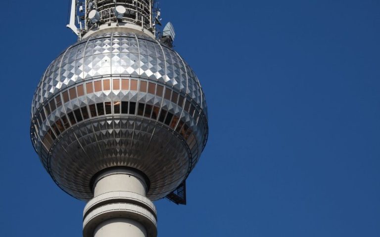 kopuła wieży telewizyjnej w Berlinie