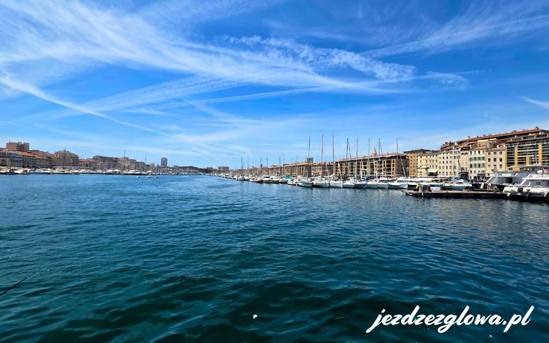 Panorama Starego Portu w Marsylii z jachtami